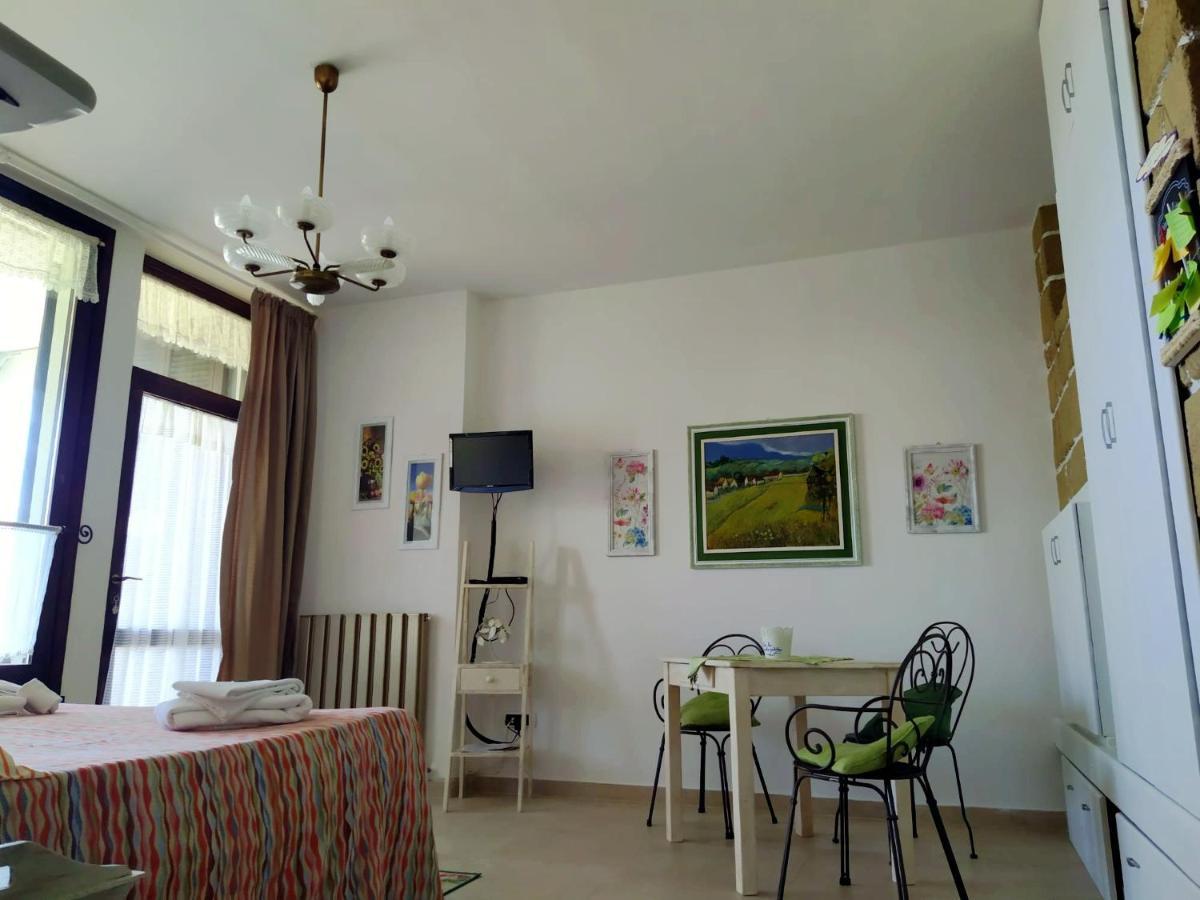 B&B Magna Grecia โครโตเน ภายนอก รูปภาพ