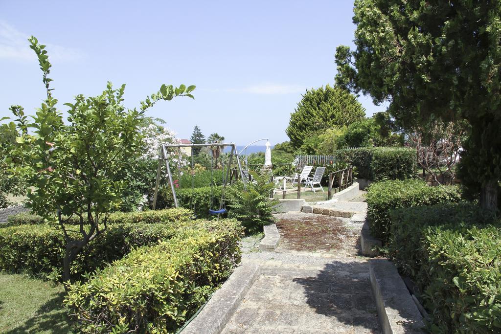 B&B Magna Grecia โครโตเน ภายนอก รูปภาพ