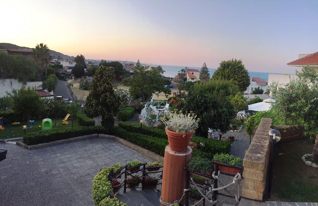 B&B Magna Grecia โครโตเน ภายนอก รูปภาพ