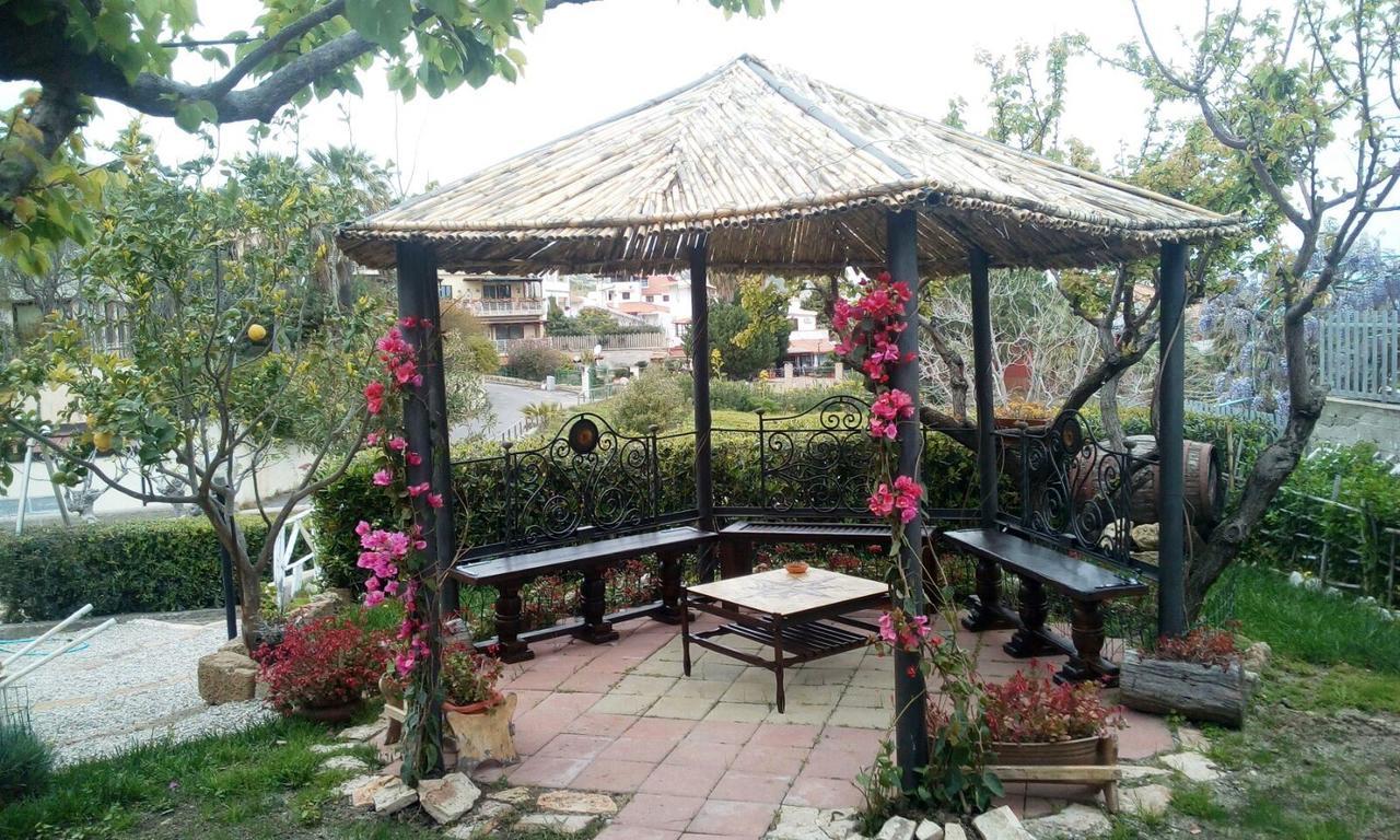 B&B Magna Grecia โครโตเน ภายนอก รูปภาพ