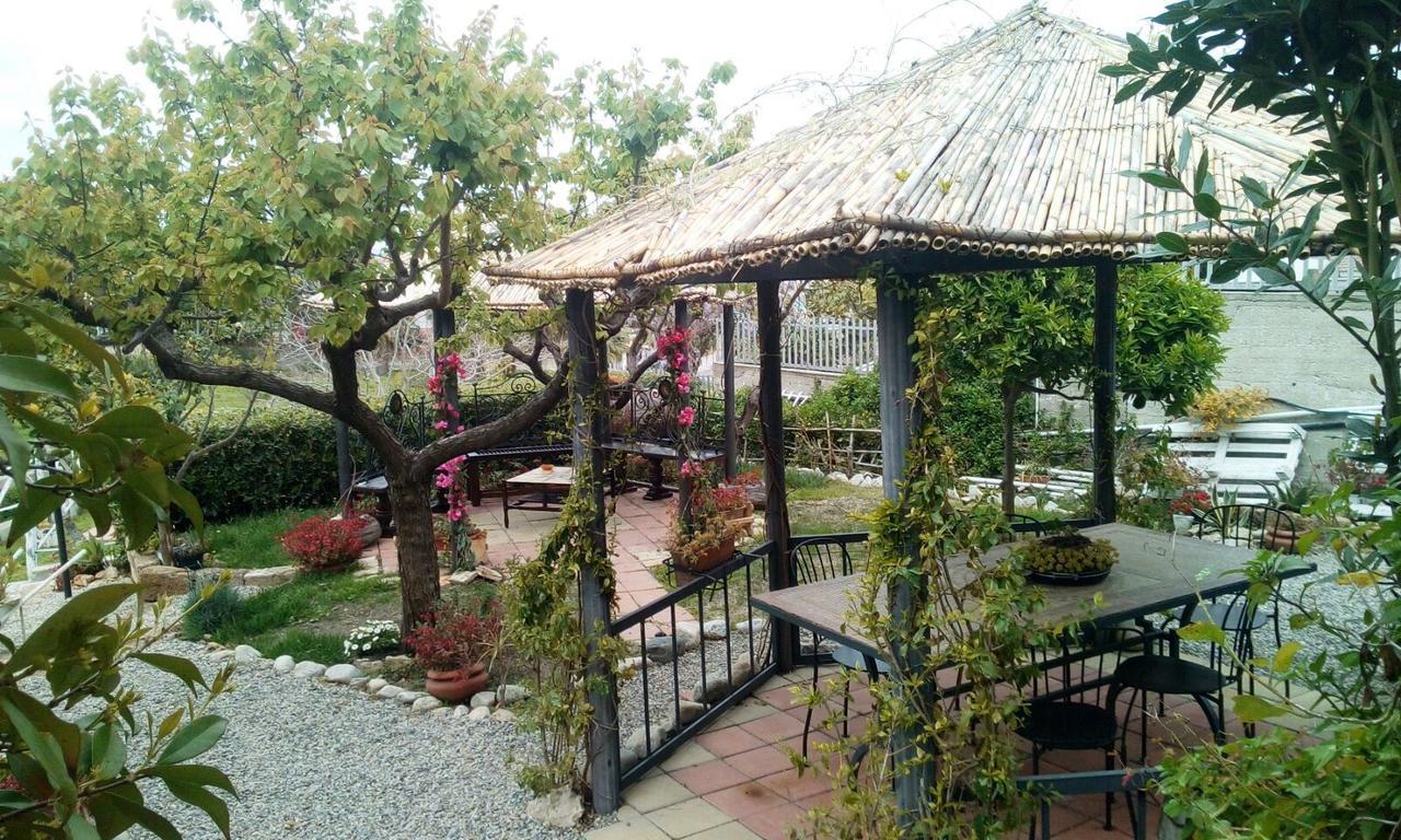 B&B Magna Grecia โครโตเน ภายนอก รูปภาพ